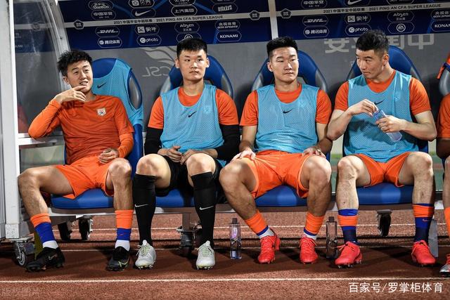 英甲联赛惊现冷门：莱斯特城主场遭伯顿逆转，连续两轮未尝胜绩